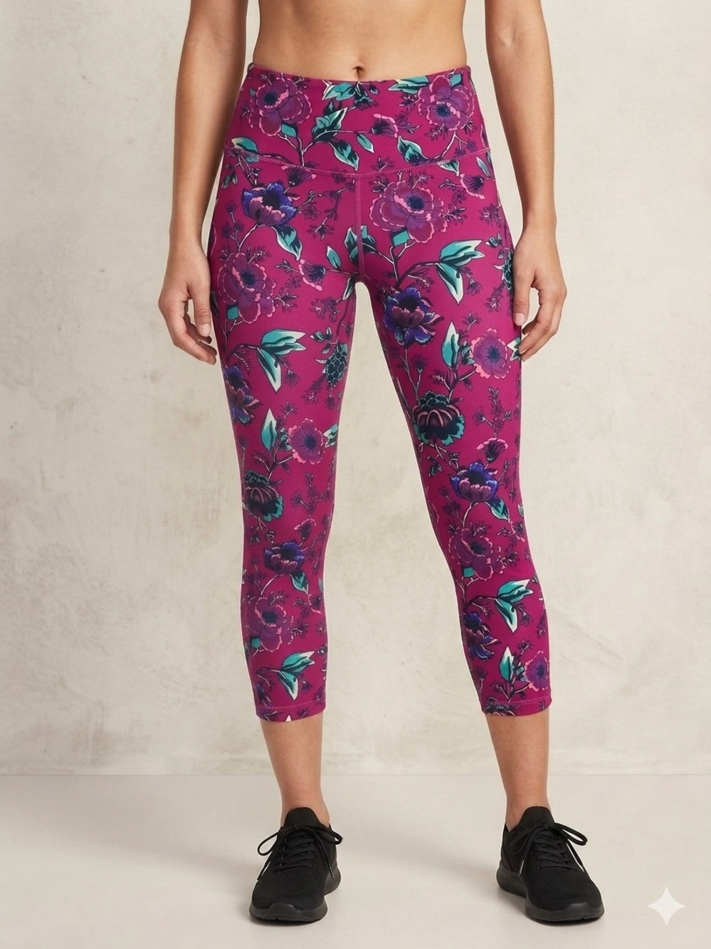 High-Rise Floral Capri Leggings in Magenta